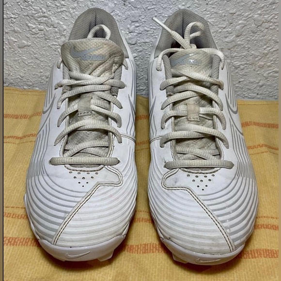 softball cleats black and gold